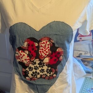 Amazon Essentials White V-Neck Tee with Blue Heart and Red Paw Patch